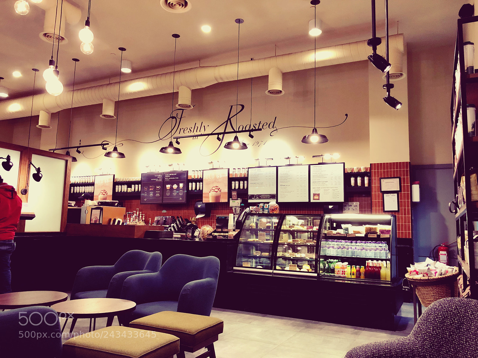 Apple iPhone X sample photo. Inside of starbucks coffee ☕️ photography