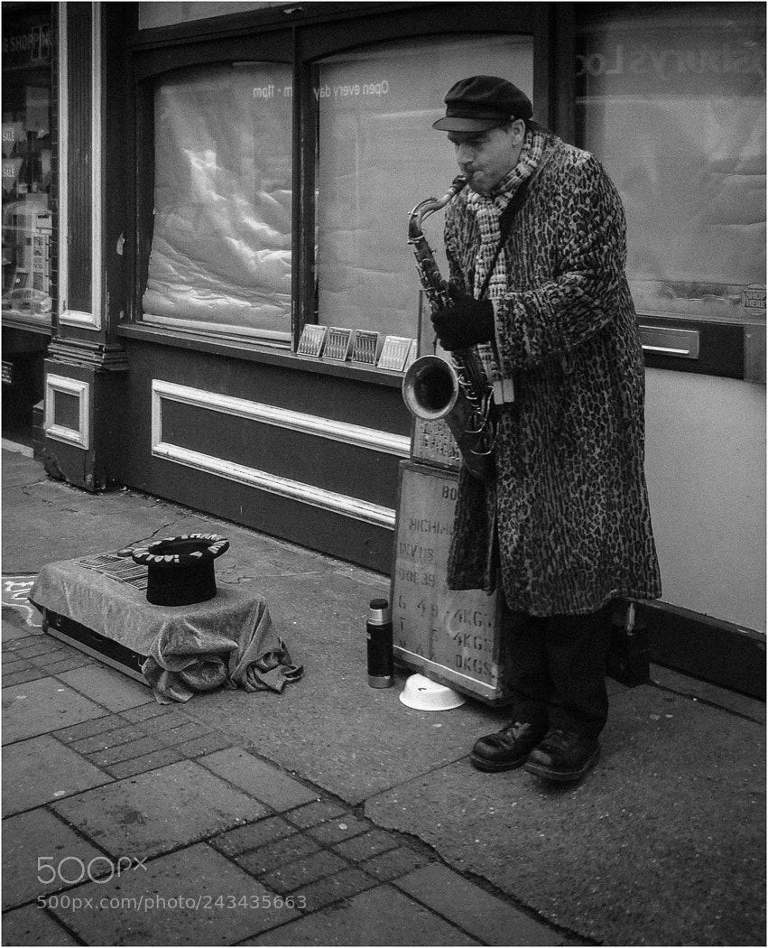 Apple iPhone 5s sample photo. Edit the saxophonist photography