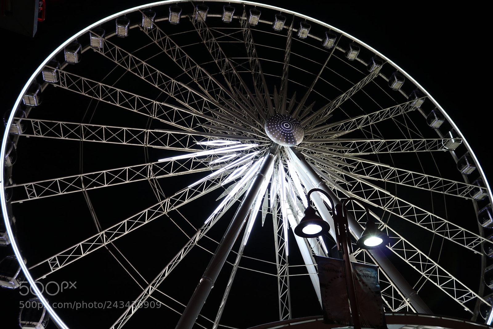 Canon EOS 750D (EOS Rebel T6i / EOS Kiss X8i) sample photo. Skywheel photography