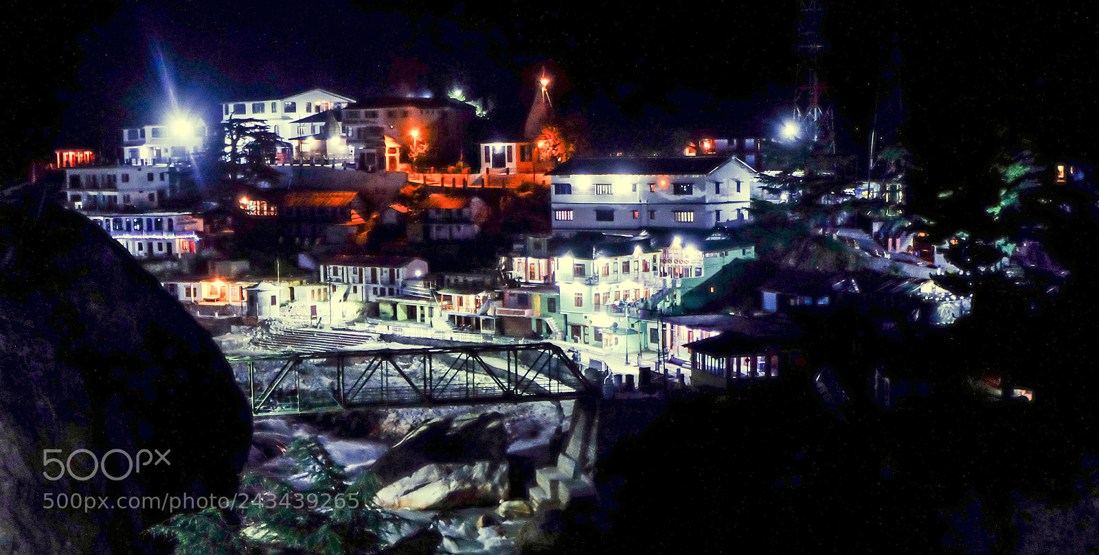 Fujifilm X-M1 sample photo. Ville sainte la nuit photography