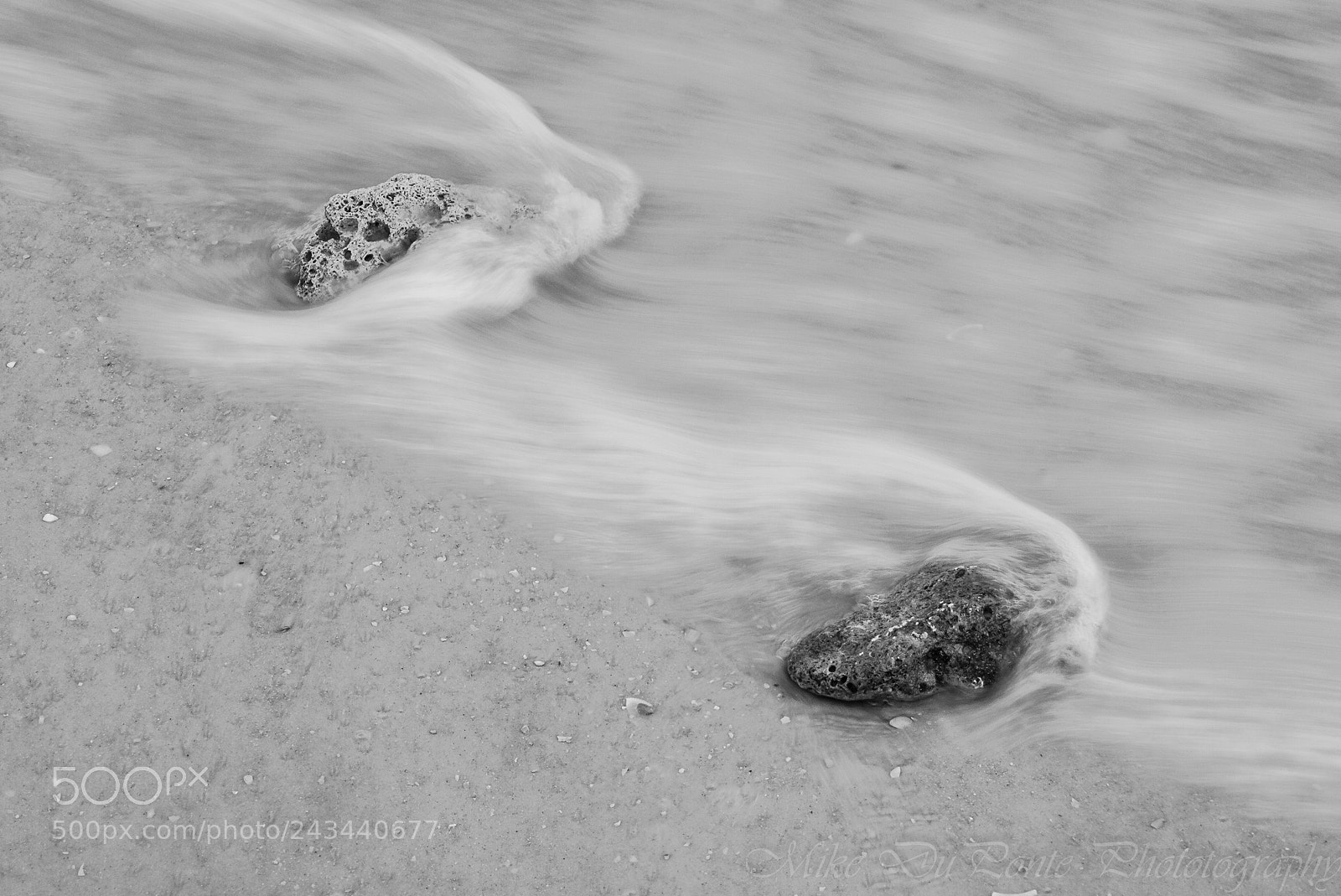 Panasonic Lumix DMC-G1 sample photo. Caught in the tide. photography