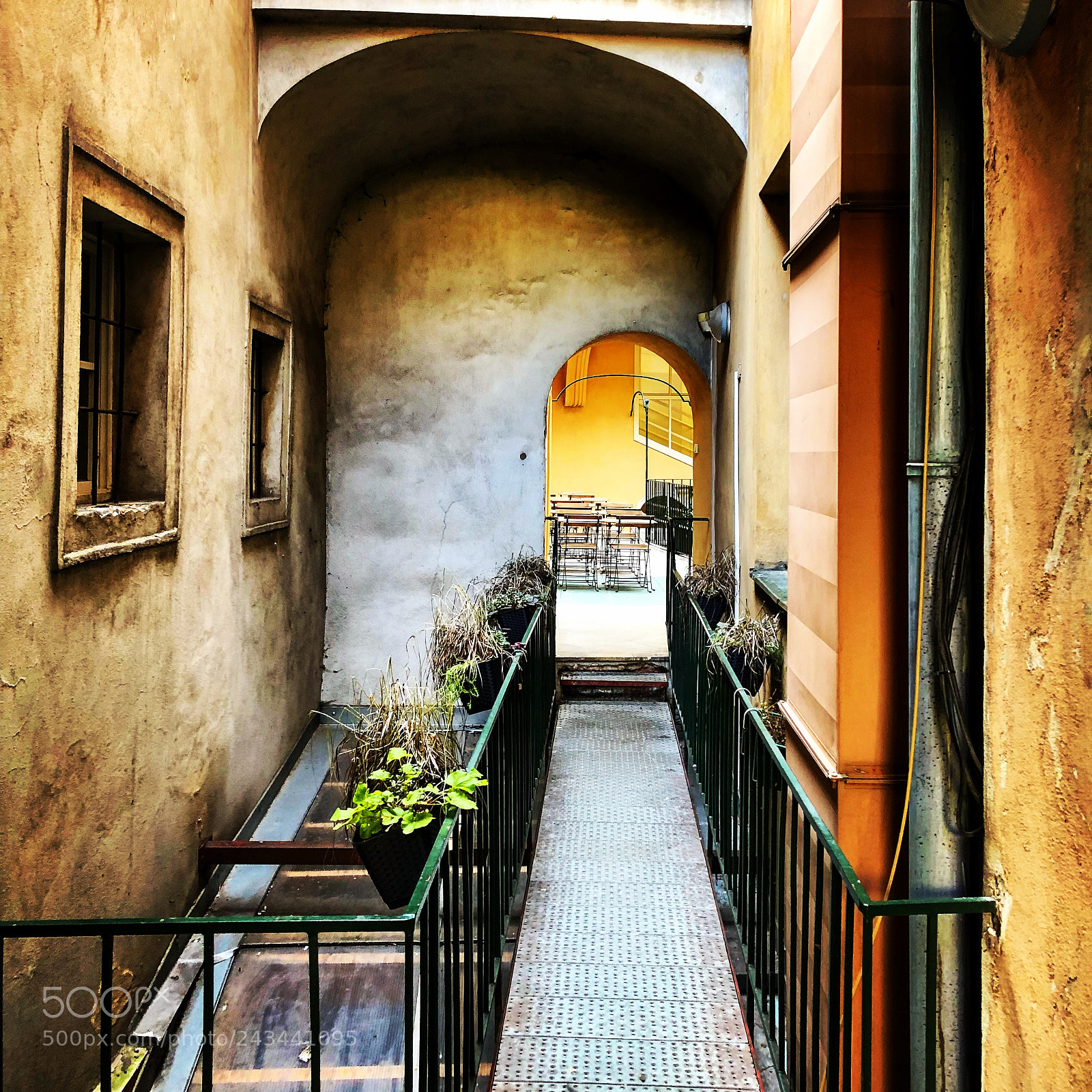 Apple iPhone 8 sample photo. Staropra sk z kout photography