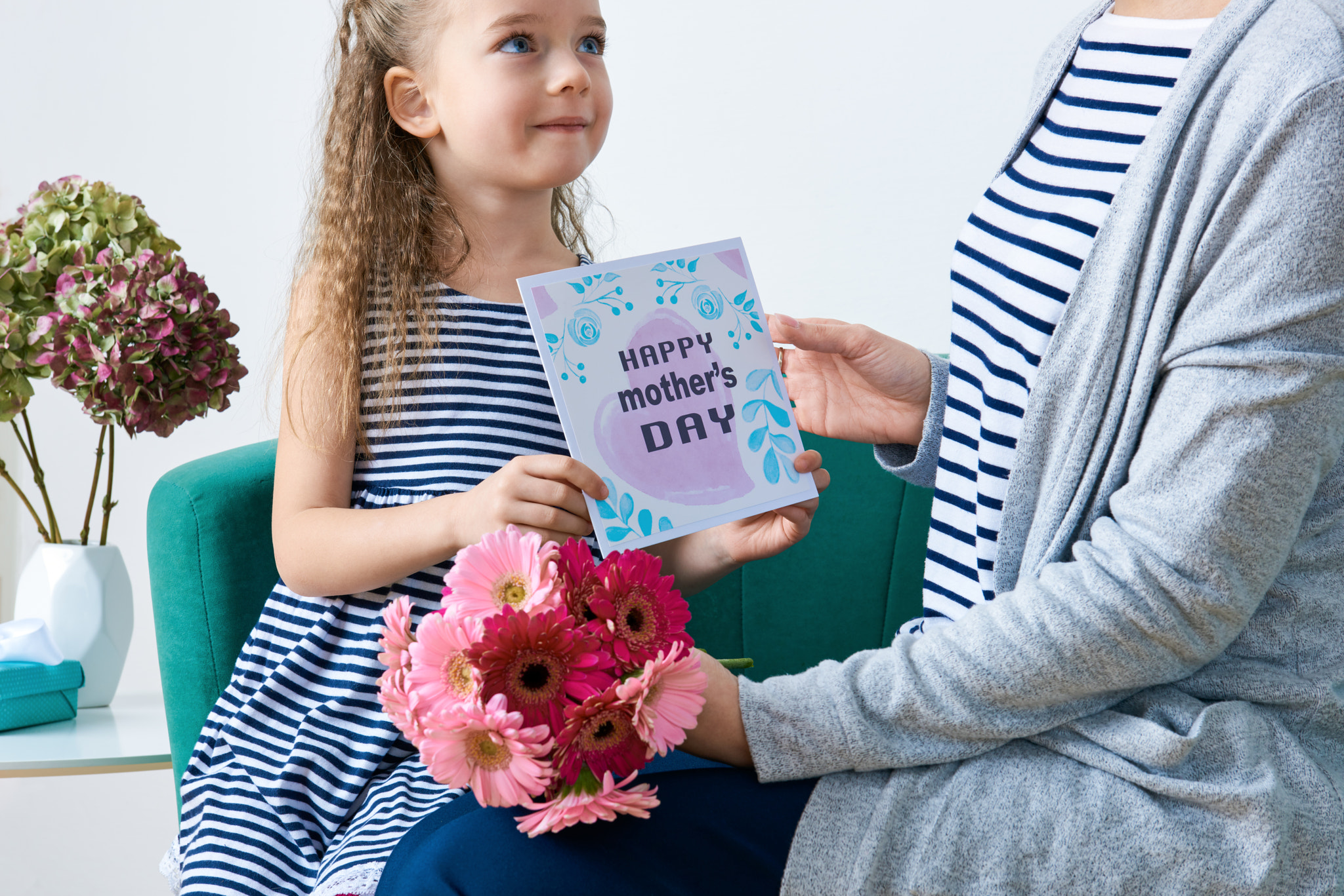 Nikon AF-S Nikkor 24-70mm F2.8G ED sample photo. Happy mother's day. cute little girl giving mom greeting card, present and bouquet of pink... photography
