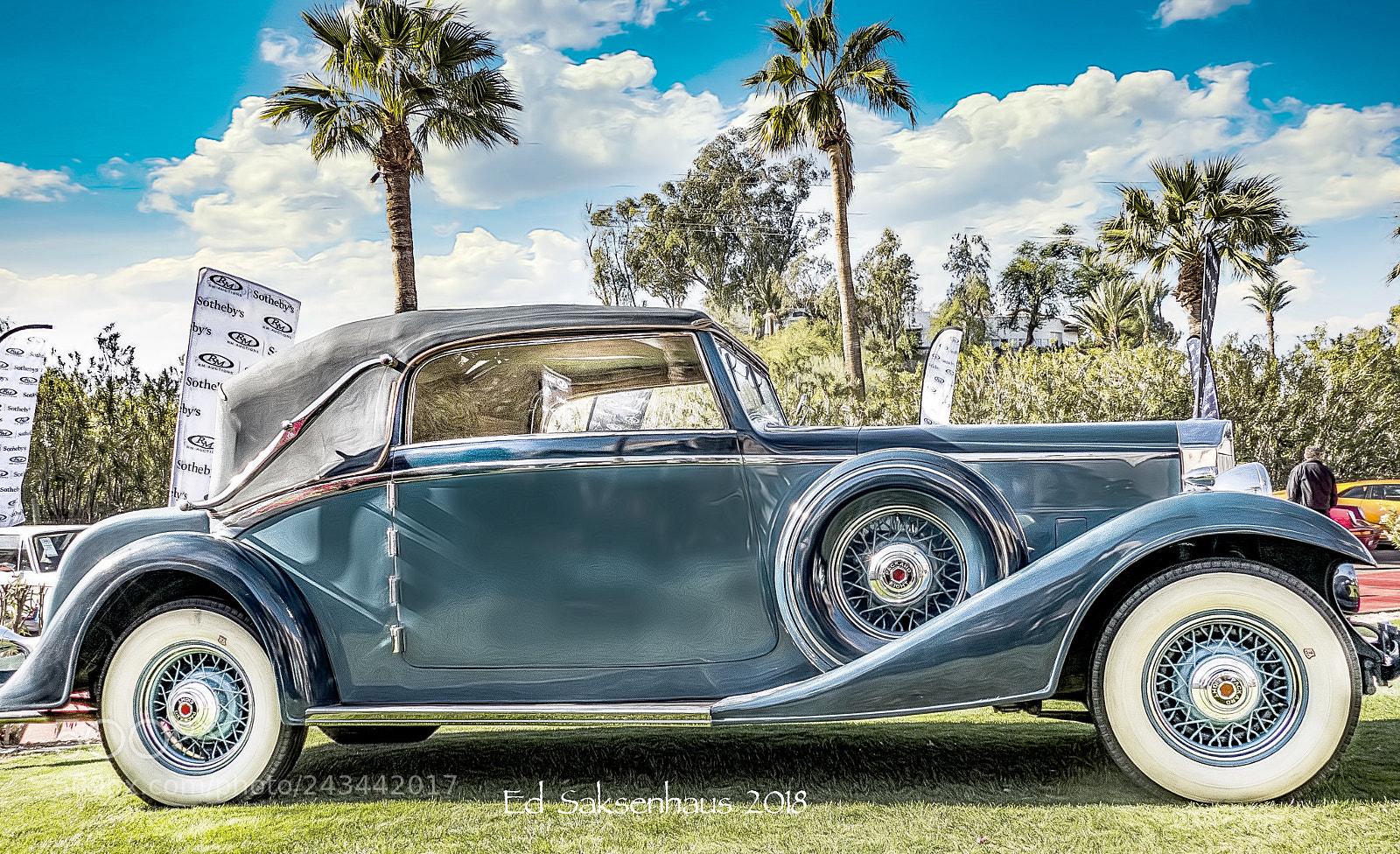 Panasonic Lumix DMC-FZ1000 sample photo. 1933 packard eight cabriolet photography