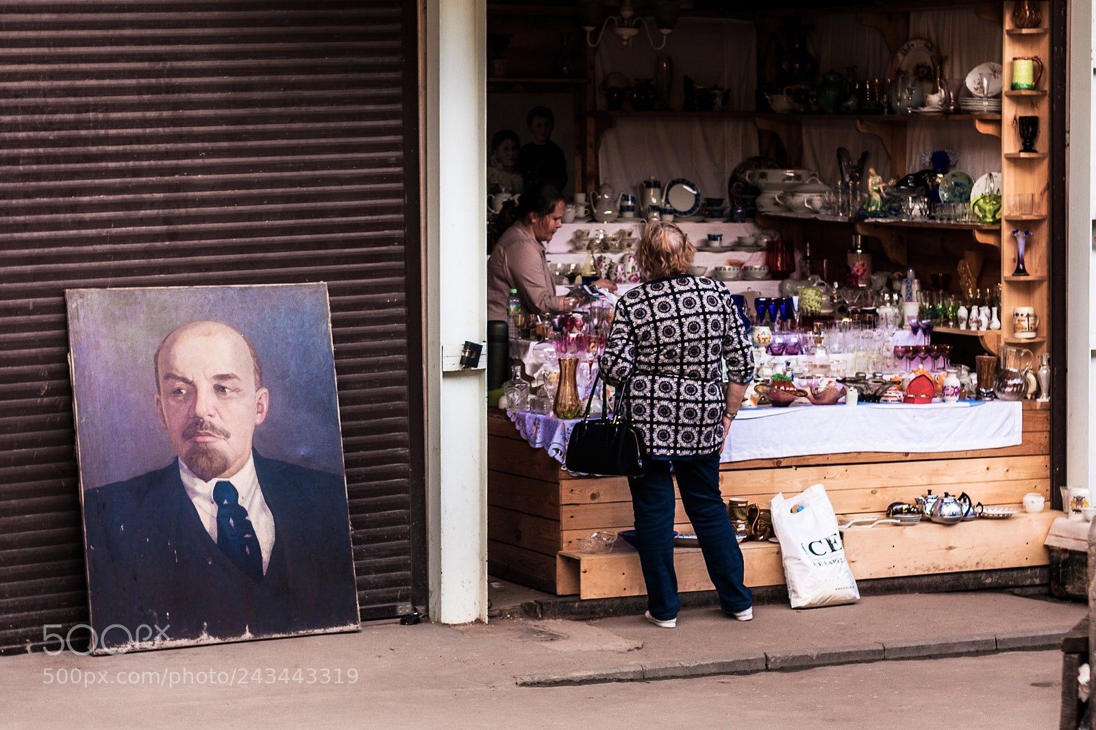 Canon EOS 40D sample photo. Flea market. moscow. july 2017. photography