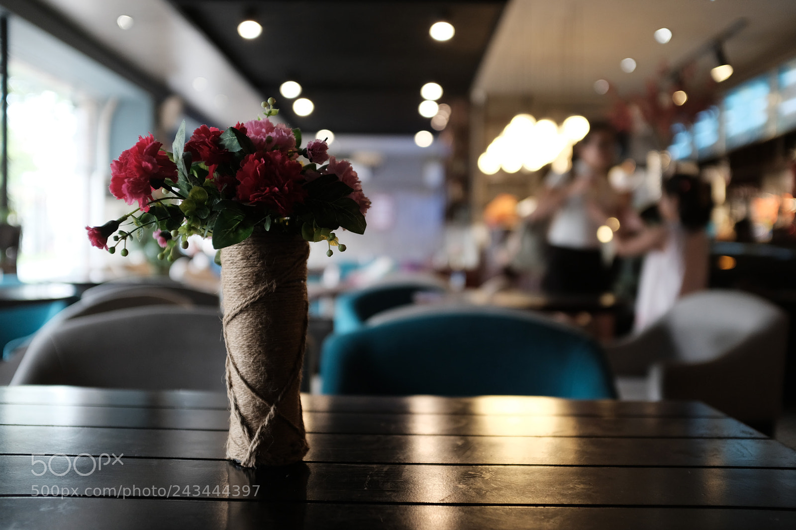 Fujifilm X100F sample photo. Waiting for coffee photography