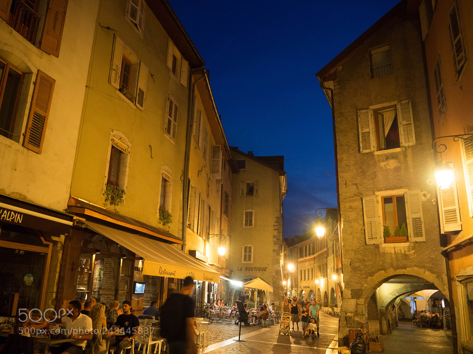 Olympus OM-D E-M10 II sample photo. Life in annecy by photography