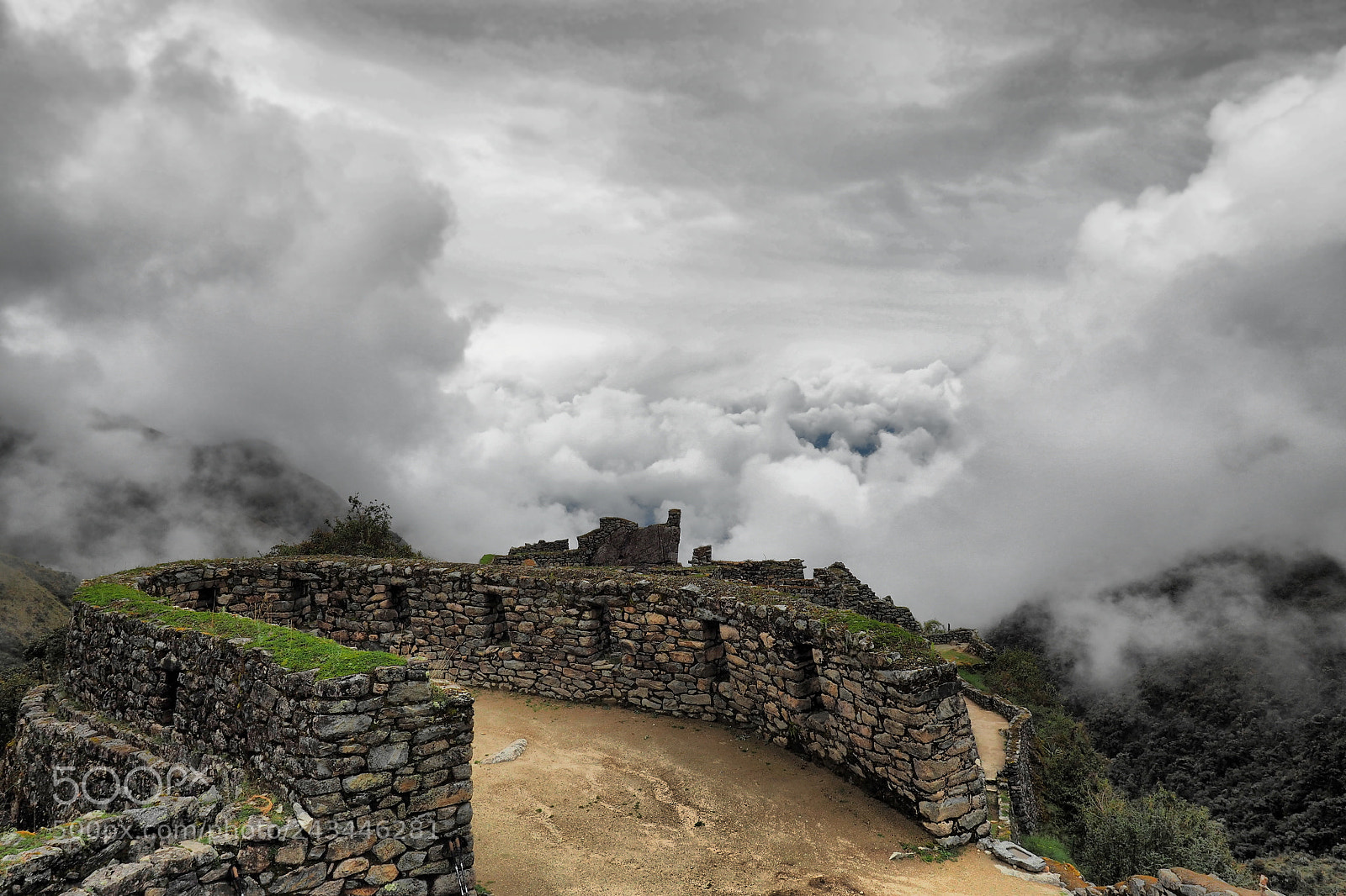 Olympus OM-D E-M5 II sample photo. Sayacmarca ruins photography