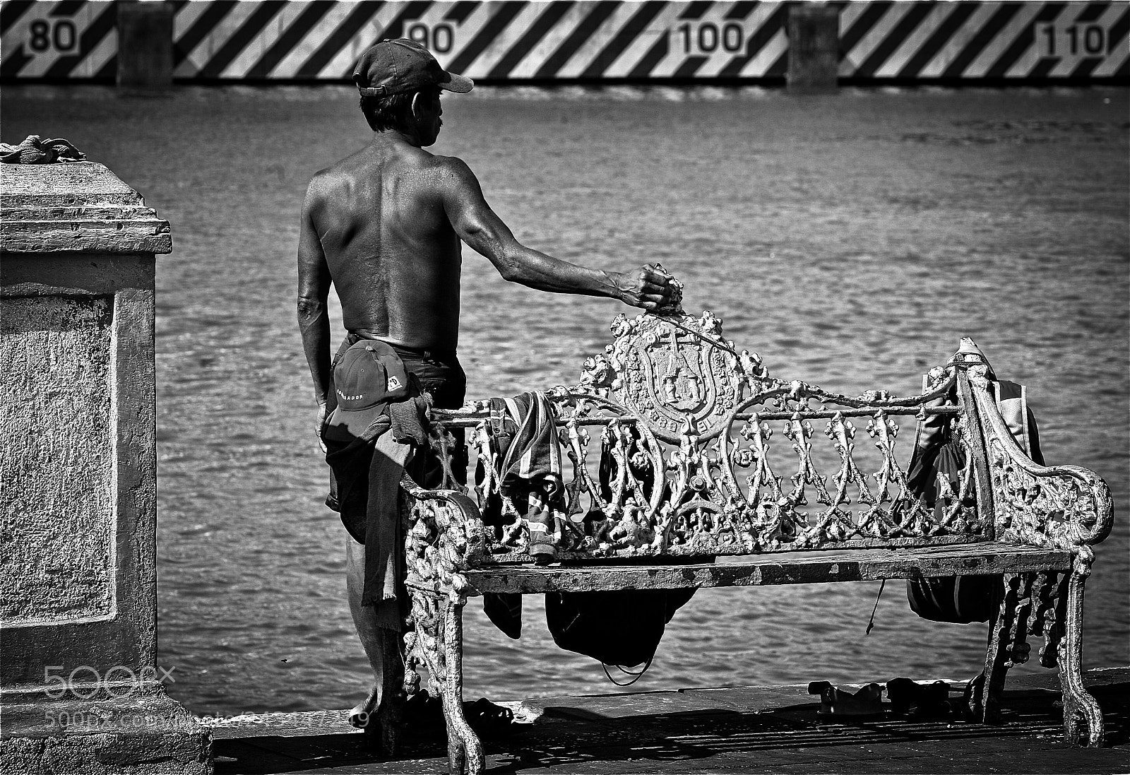 Canon EOS-1D Mark III sample photo. Man in port photography