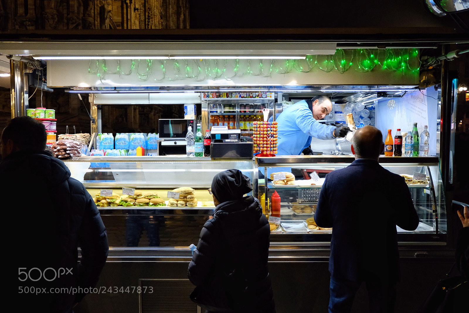 Fujifilm X-T20 sample photo. Food stall in milano photography