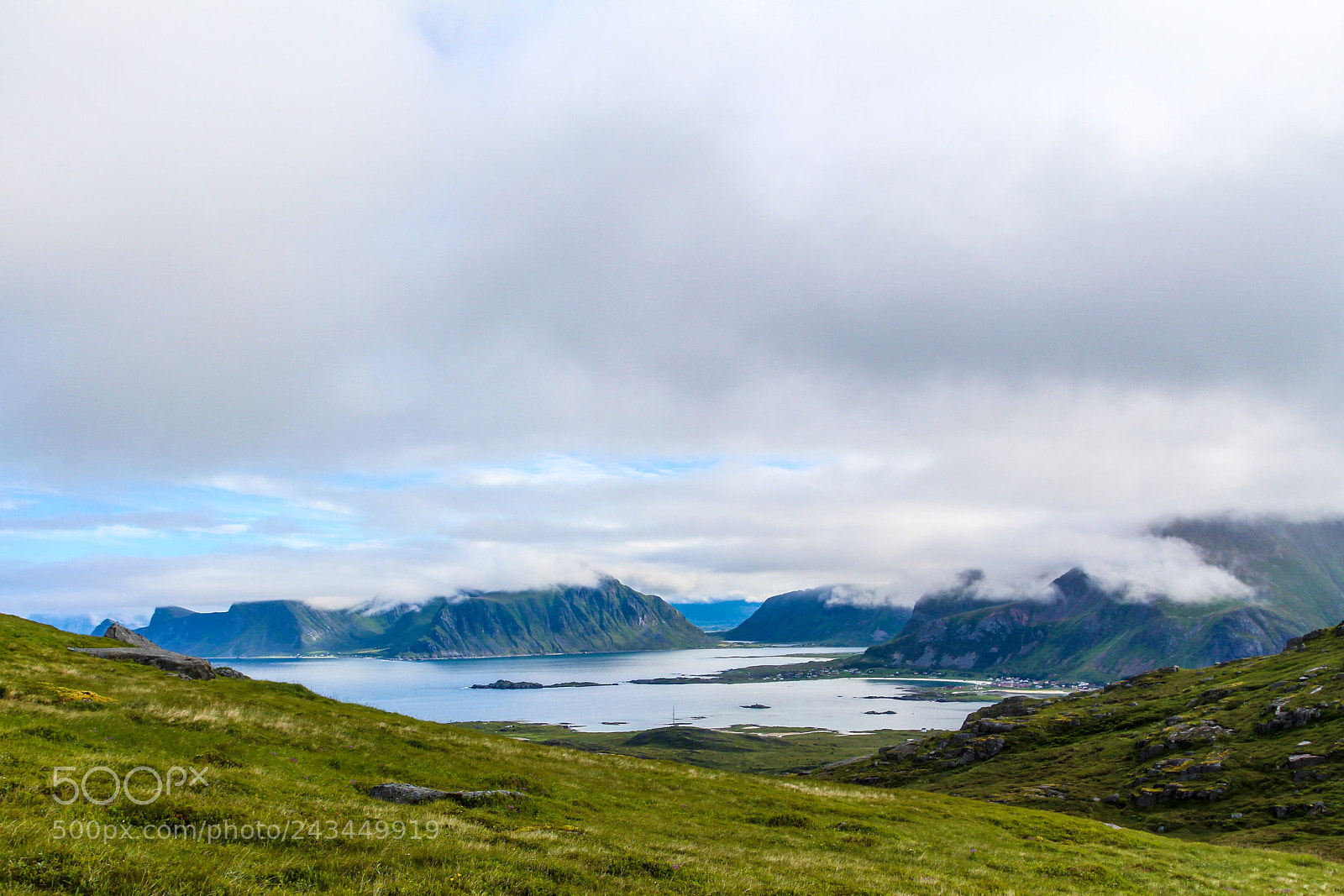 Canon EOS 650D (EOS Rebel T4i / EOS Kiss X6i) sample photo. Cloudy mountains. photography