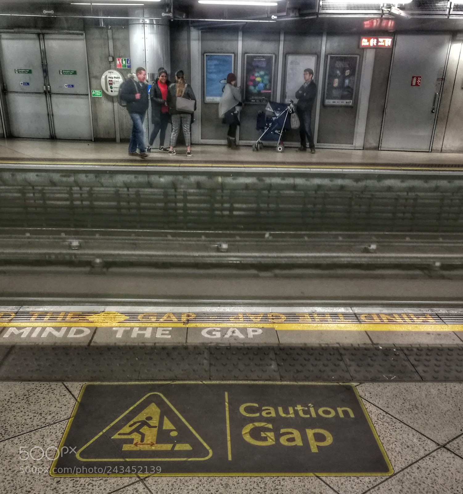 HUAWEI P9 sample photo. Now that's some gap!!!! photography