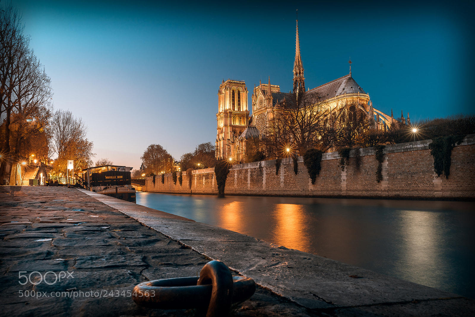 Sony a7R sample photo. Banks of seine, notre photography