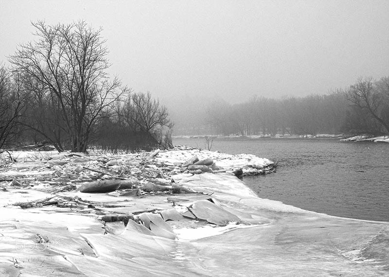 Olympus OM-D E-M1 sample photo. Icey shoreline photography