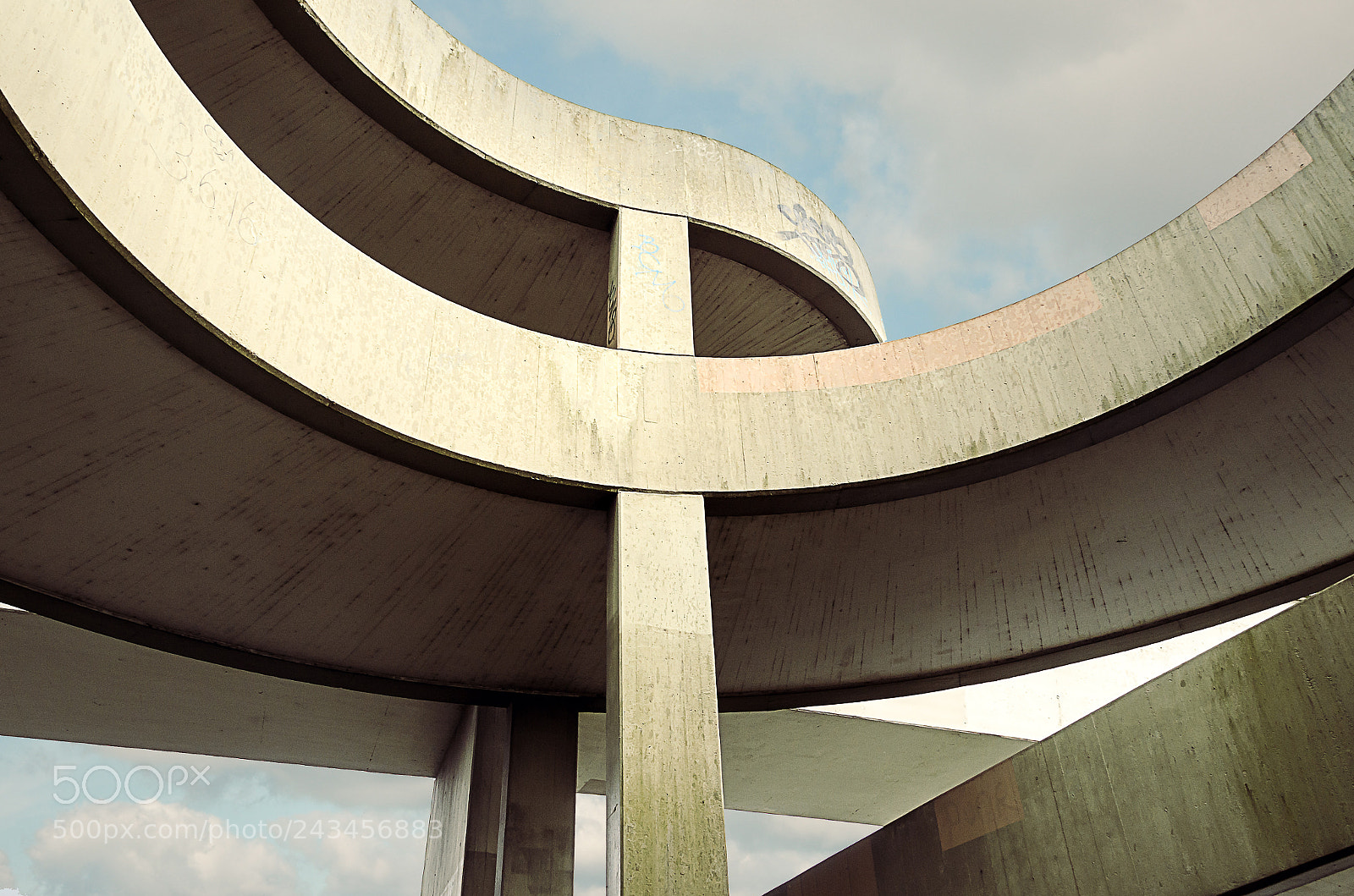 Nikon D5100 sample photo. Curved concrete photography