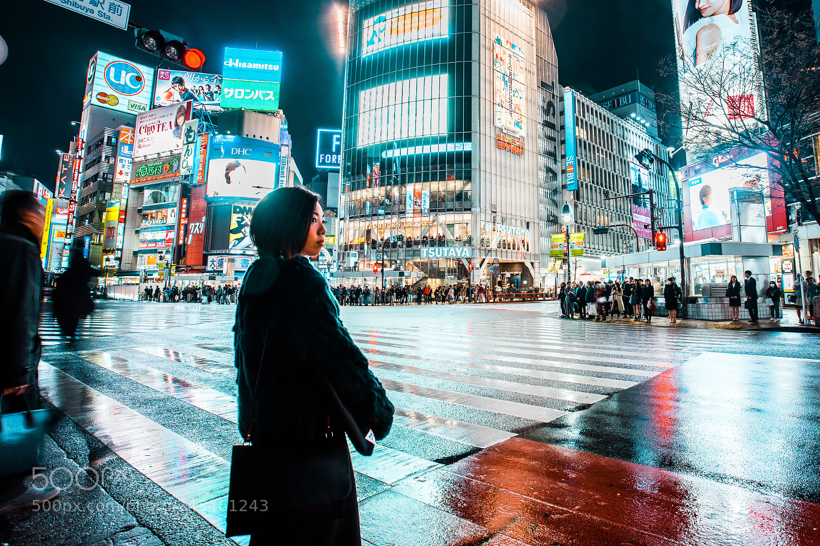 Sony a7 II sample photo. Waiting at shibuya crossing photography