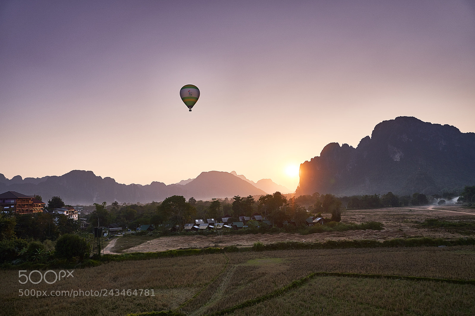 Sony a7R III sample photo. Sunset and air balloon photography