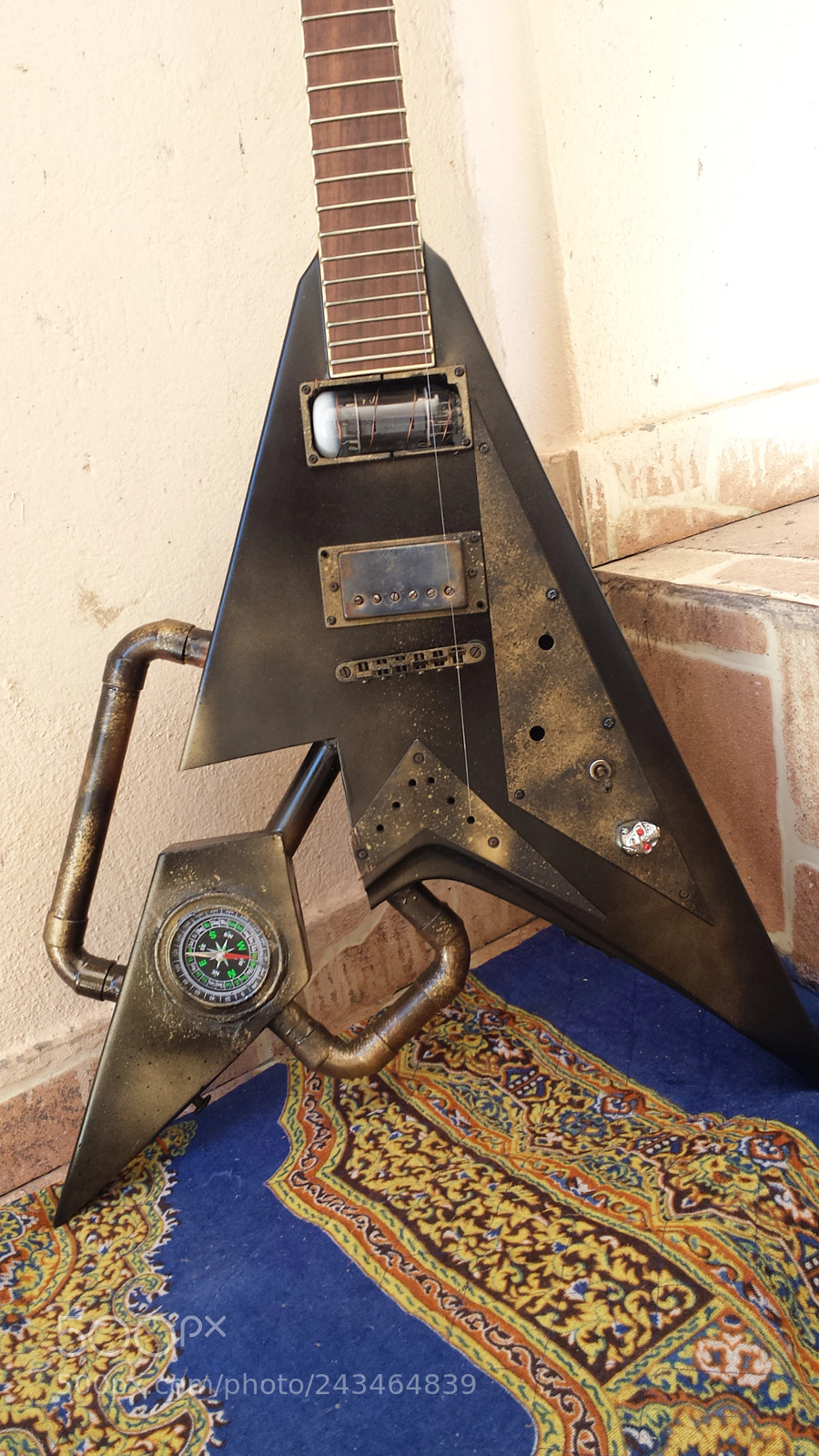 Samsung Galaxy S4 sample photo. Flying v steampunk photography