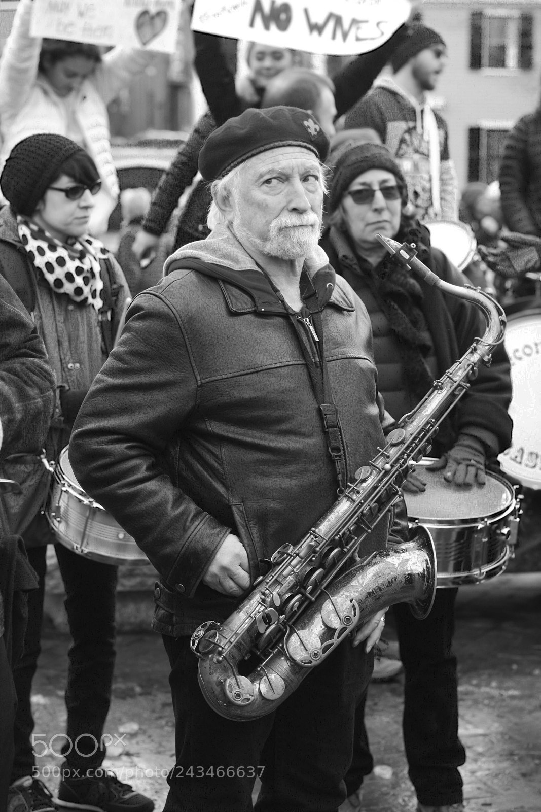 Canon EOS 40D sample photo. Man playing saxophone at photography