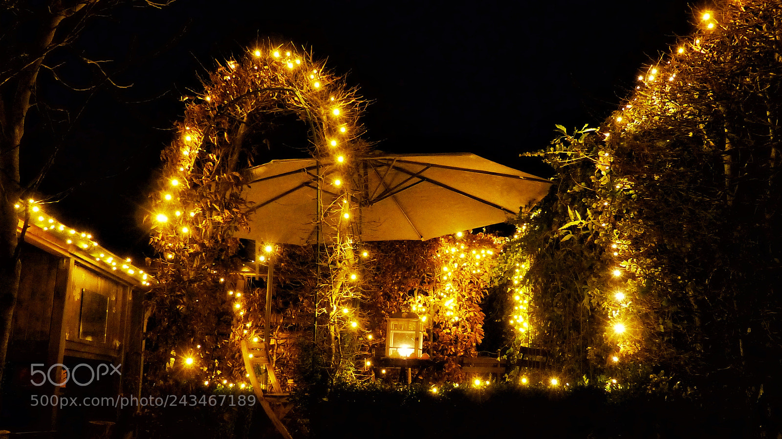 Panasonic Lumix DMC-FZ200 sample photo. A place to stay photography