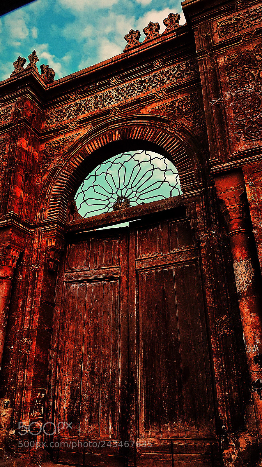 Samsung Galaxy S7 Edge sample photo. Old gate - city photography