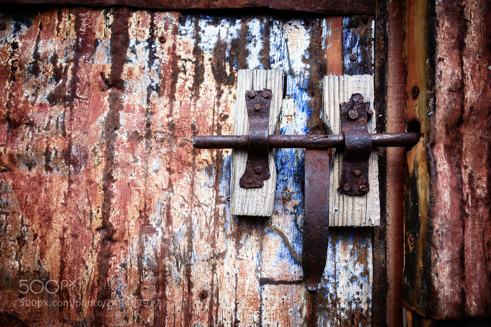 Sony DSC-RX100M5 sample photo. Old door photography
