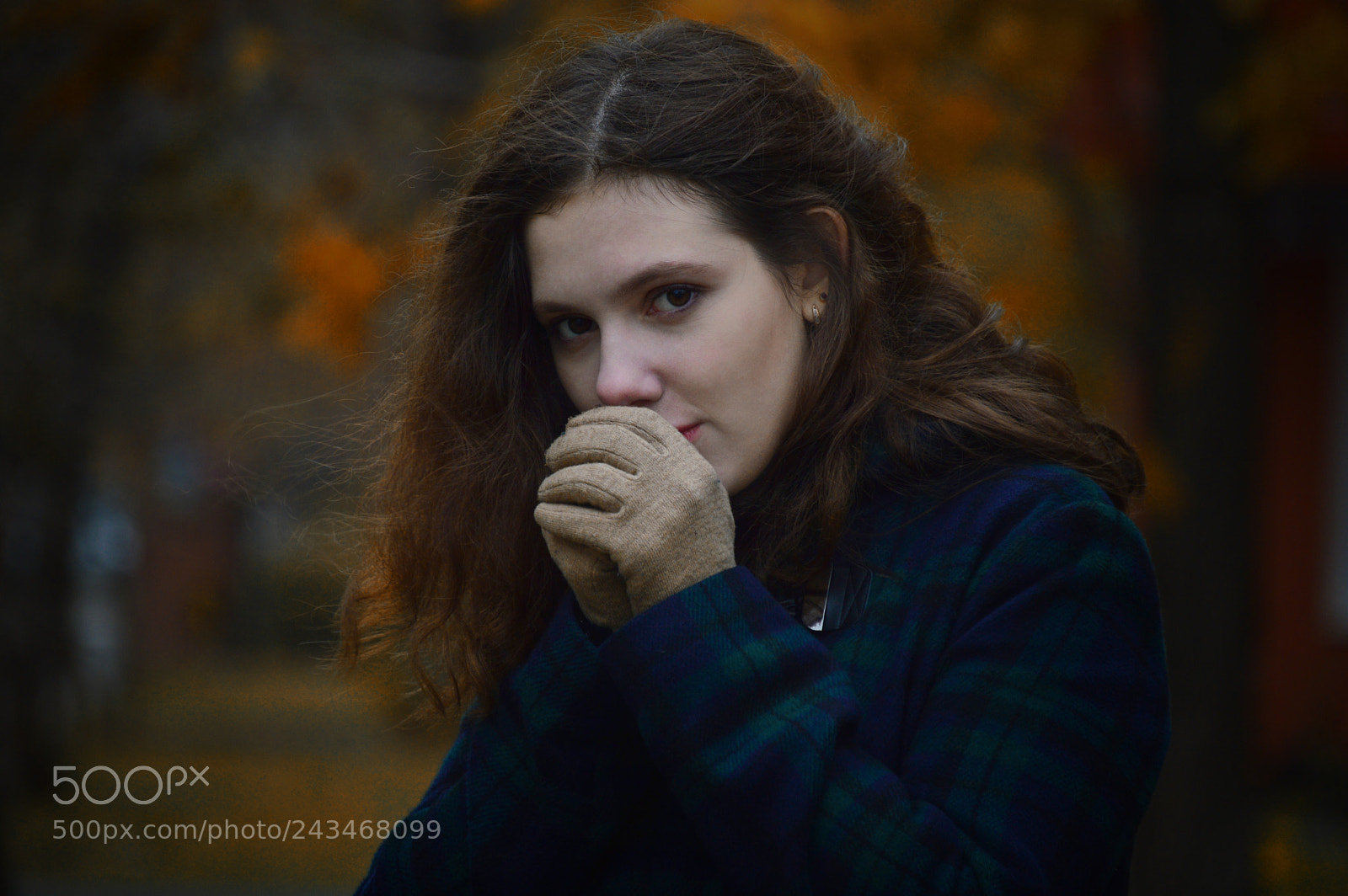 Nikon D3200 sample photo. Brunette girl walking down photography