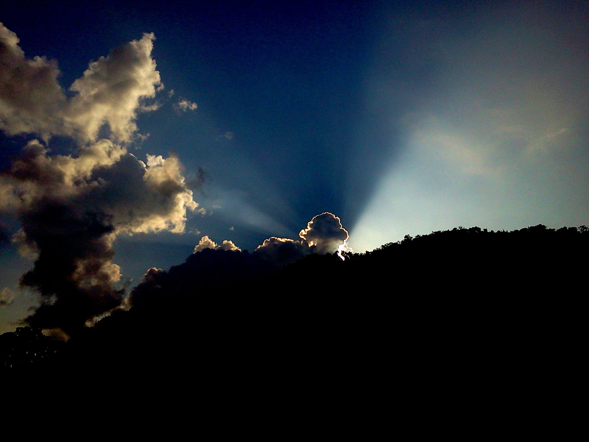Samsung GT-C3530 sample photo. Sun rays photography