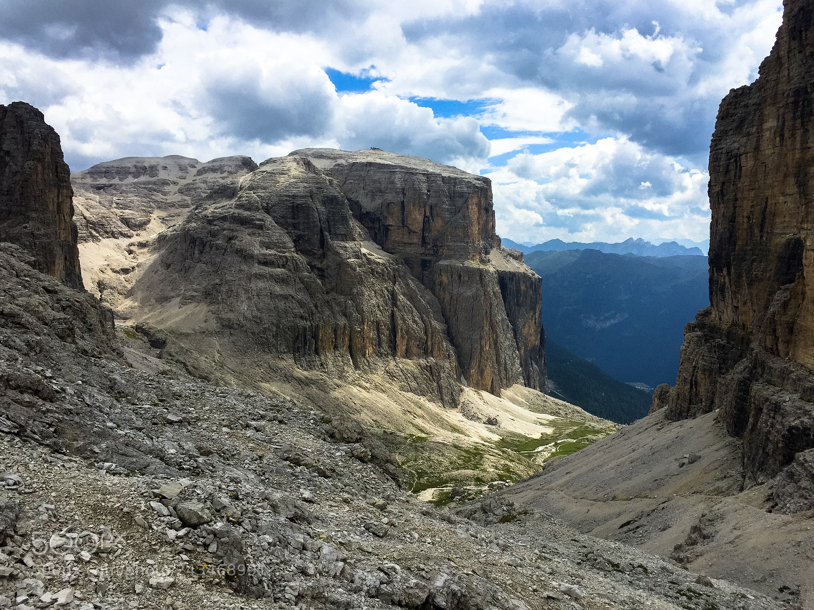 Apple iPhone 6 sample photo. Valley behind piz boé photography