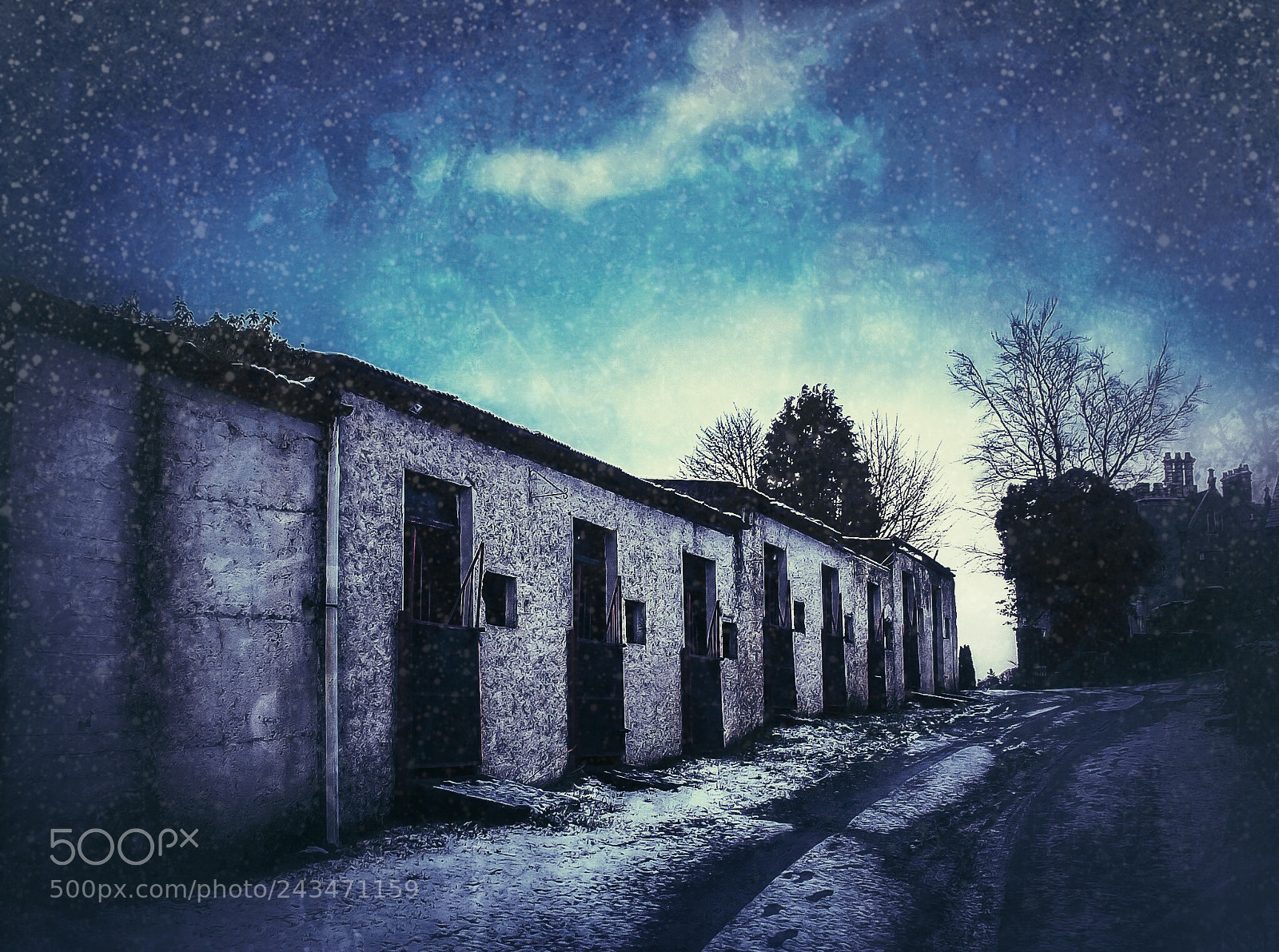 Fujifilm X10 sample photo. Old stables photography