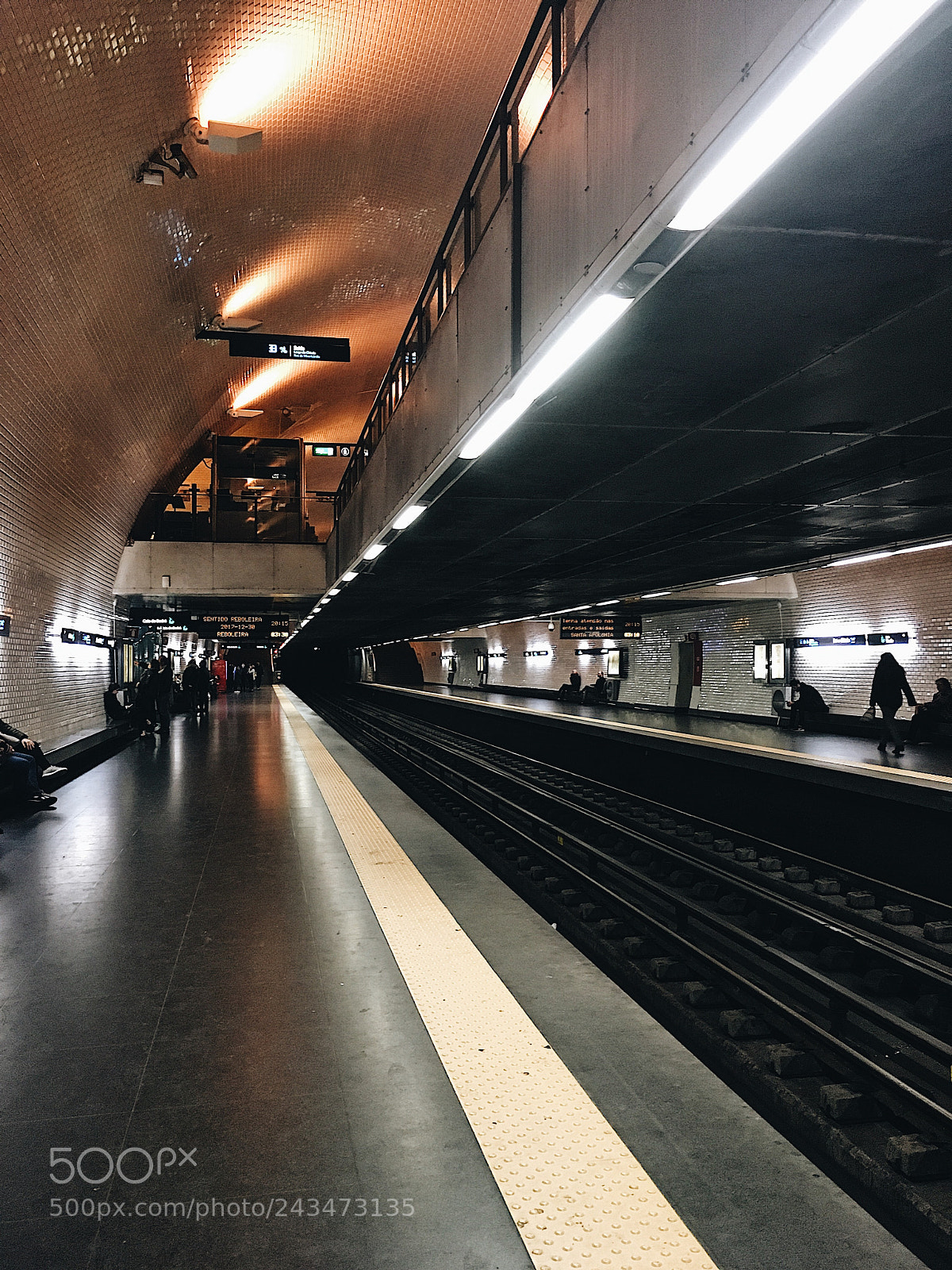 Apple iPhone SE sample photo. Subway photography