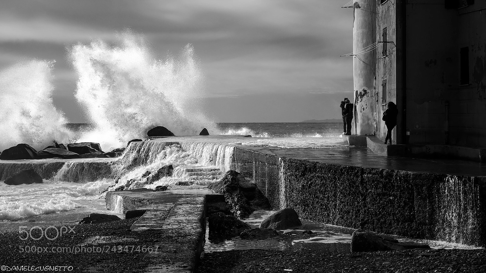 Olympus OM-D E-M10 III sample photo. Mareggiata su camogli photography