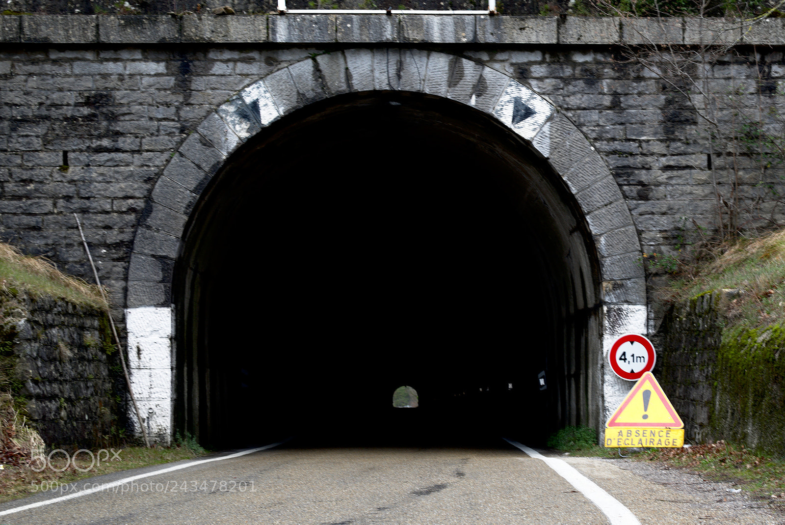 Nikon D5600 sample photo. Le tunnel photography