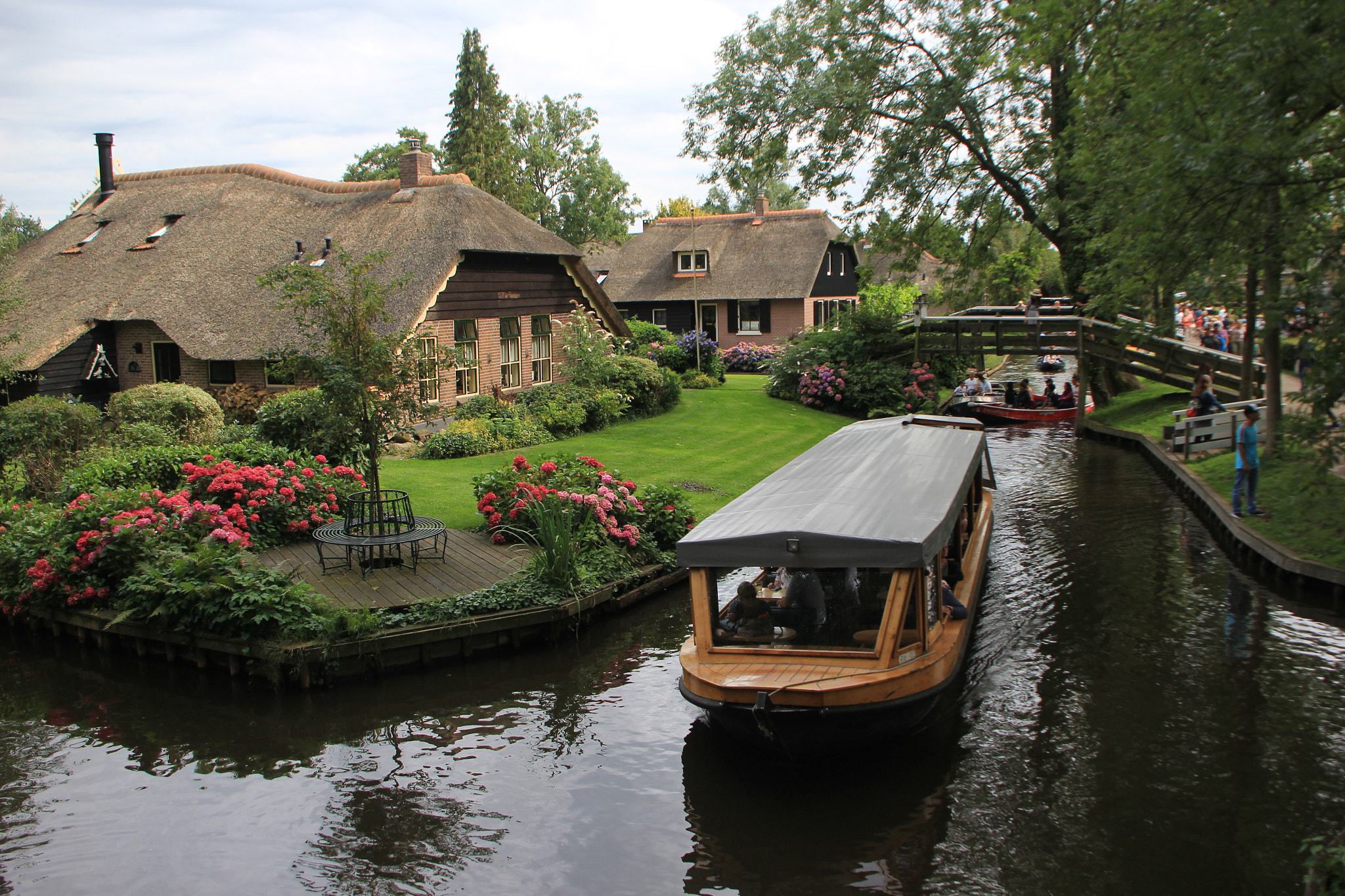 Canon EOS 60D sample photo. Giethoorn canal photography