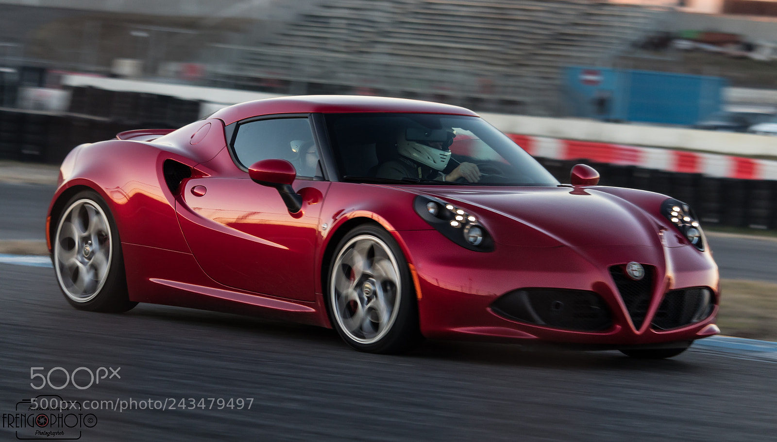 Canon EOS 1300D (EOS Rebel T6 / EOS Kiss X80) sample photo. Alfa romeo 4c rosso photography