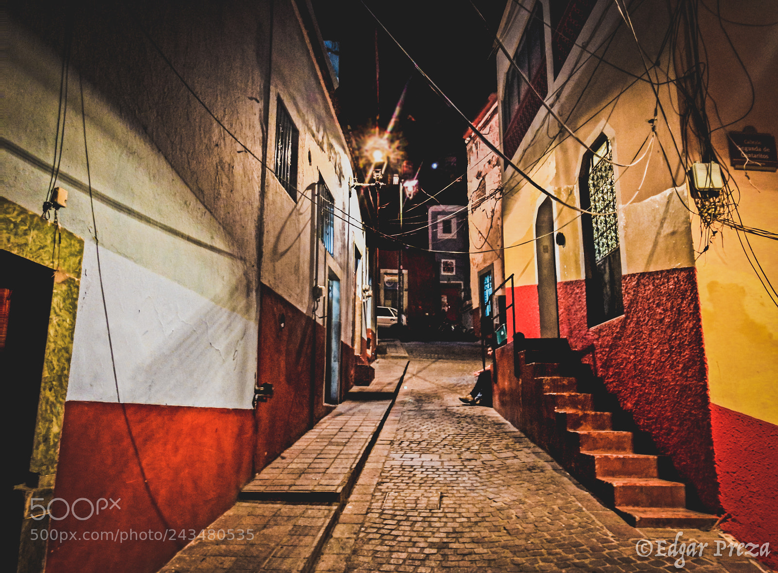 Apple iPhone 7 Plus sample photo. Callejon cantaritos noche (de ) photography