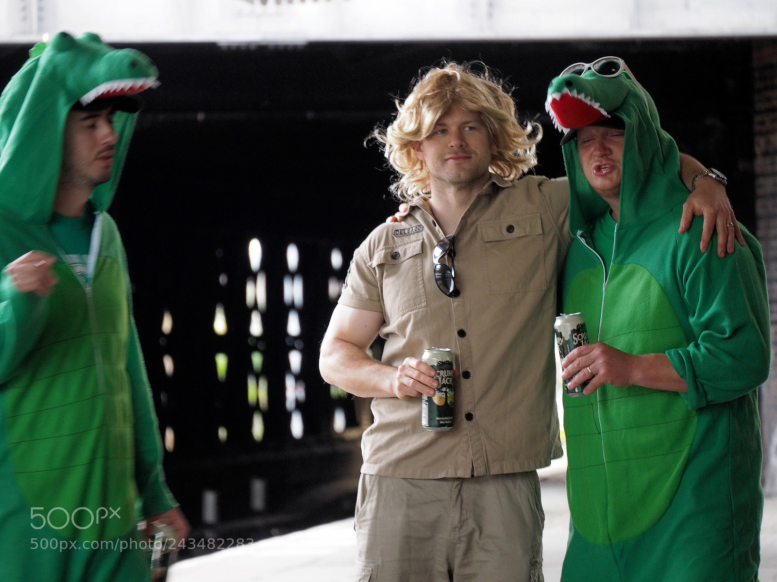 Olympus PEN E-PL7 sample photo. A dinosaur sings... photography