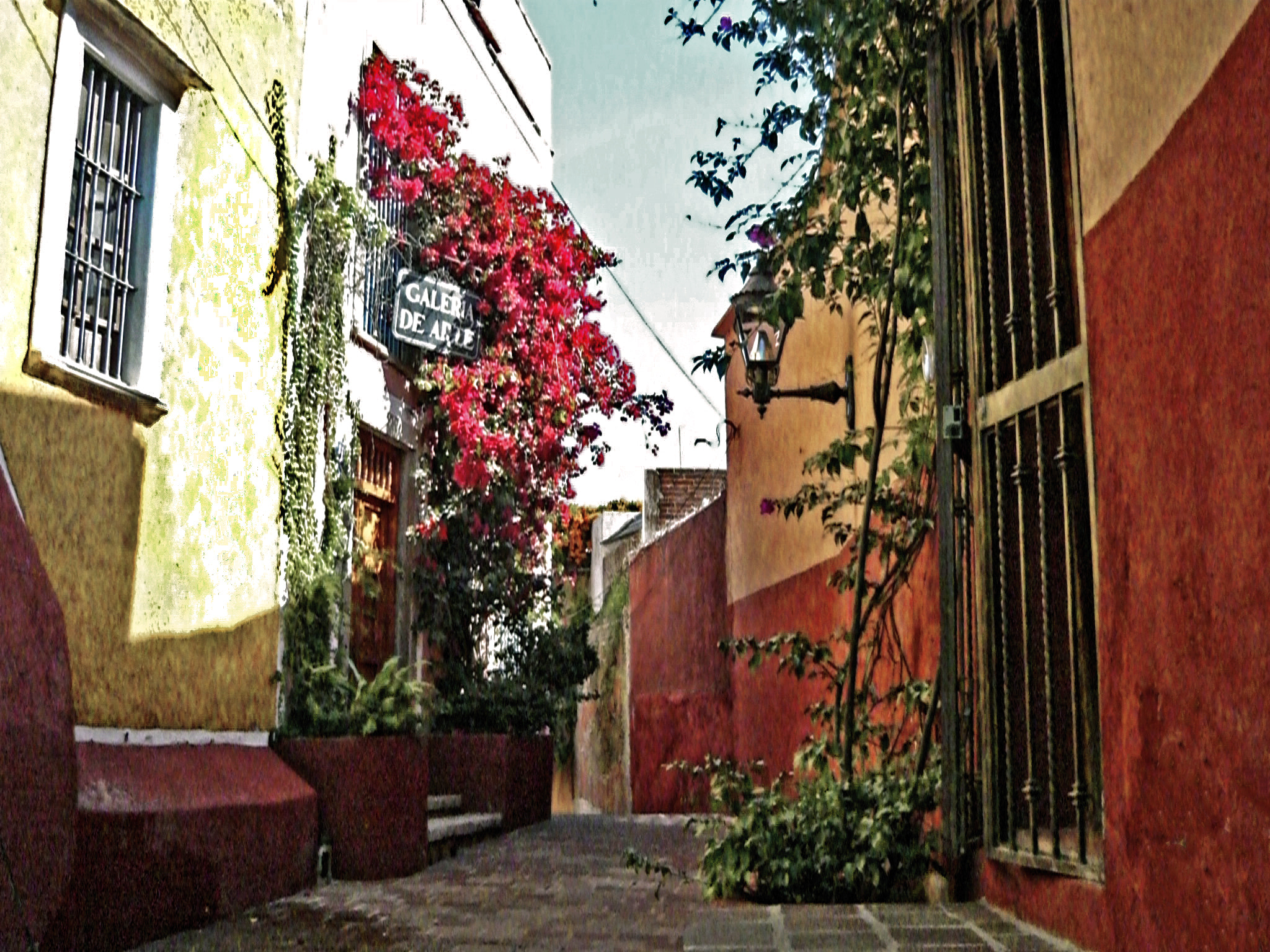 Panasonic Lumix DMC-LS80 sample photo. Callejon de los corazones photography