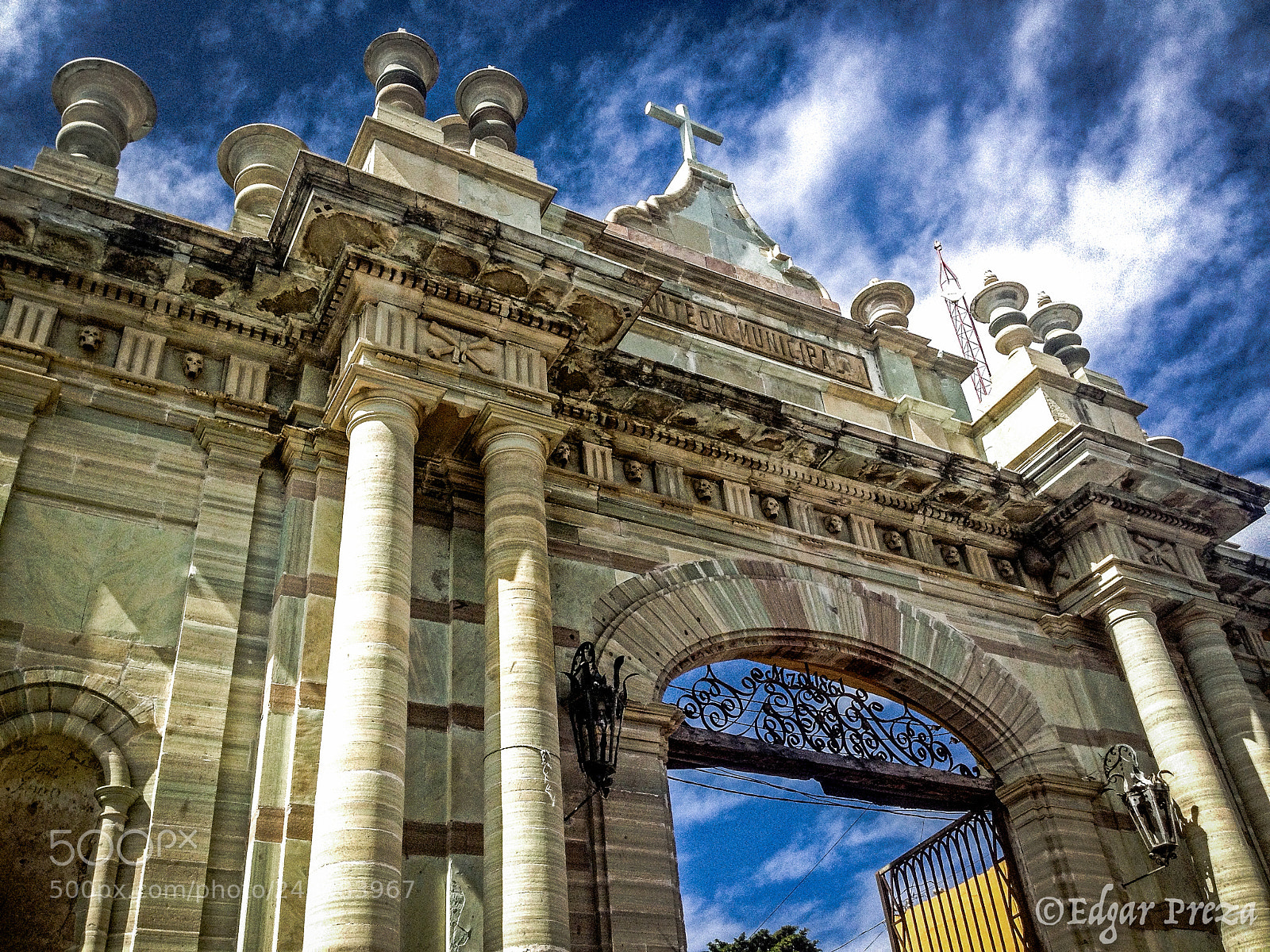 Apple iPhone 4S sample photo. Frontal panteon (de ) photography