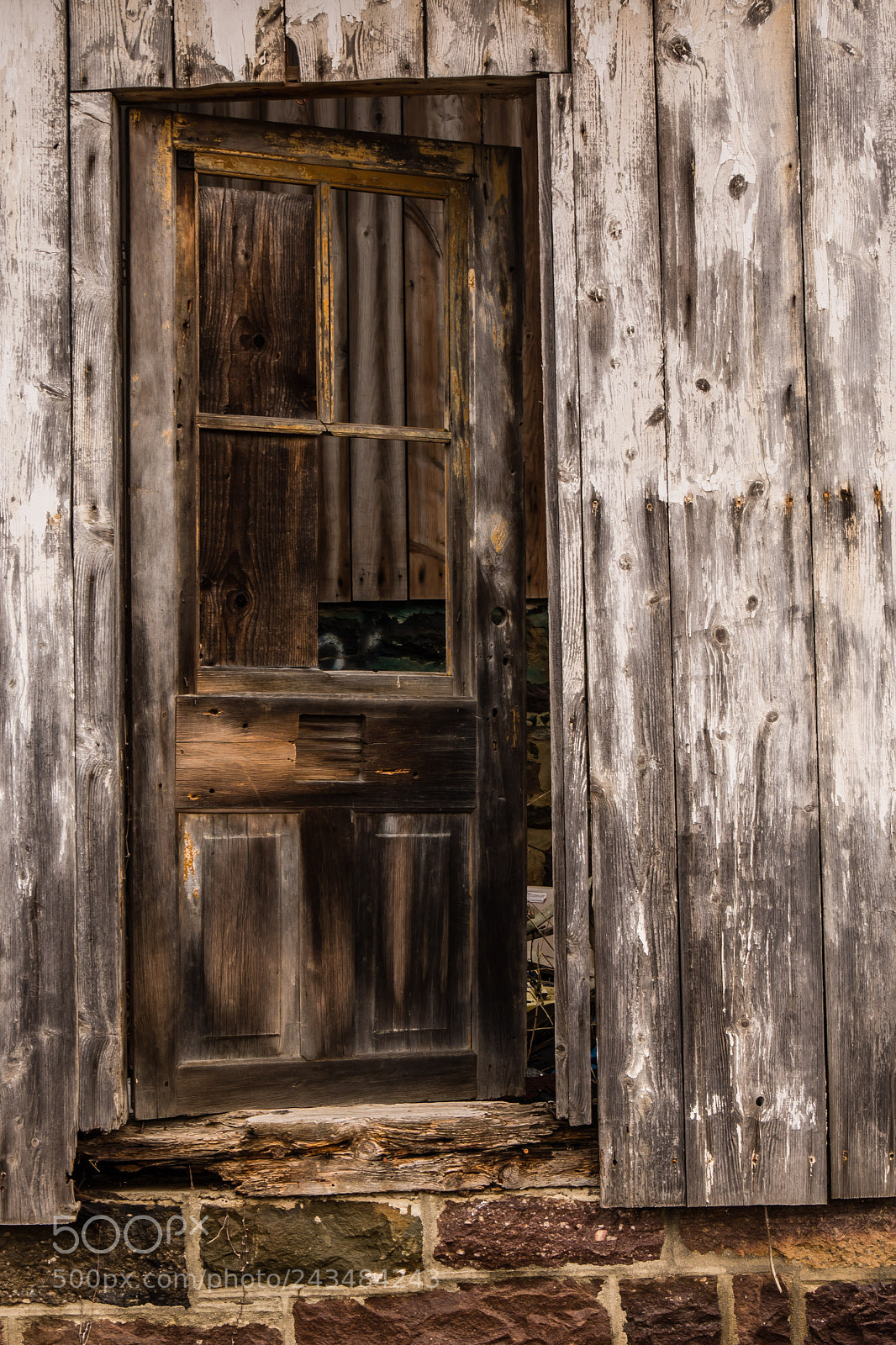 Panasonic Lumix DMC-GX7 sample photo. Old door photography