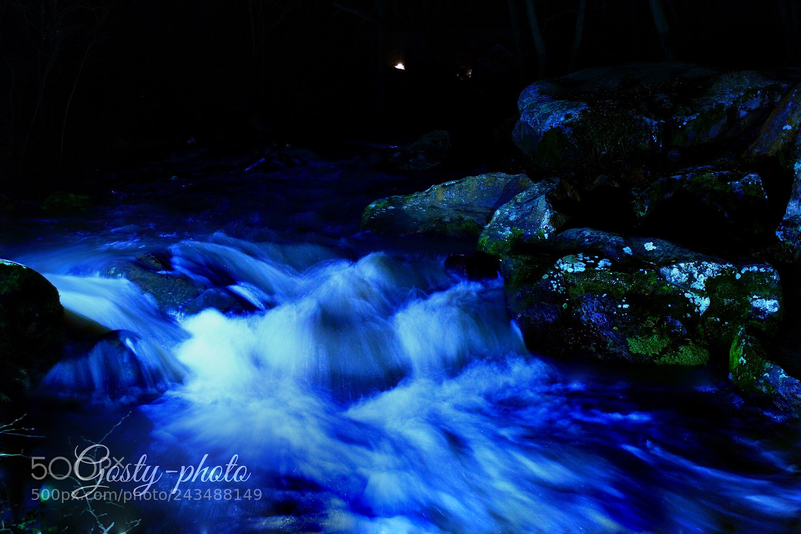 Canon EOS 1300D (EOS Rebel T6 / EOS Kiss X80) sample photo. Small waterfall photography