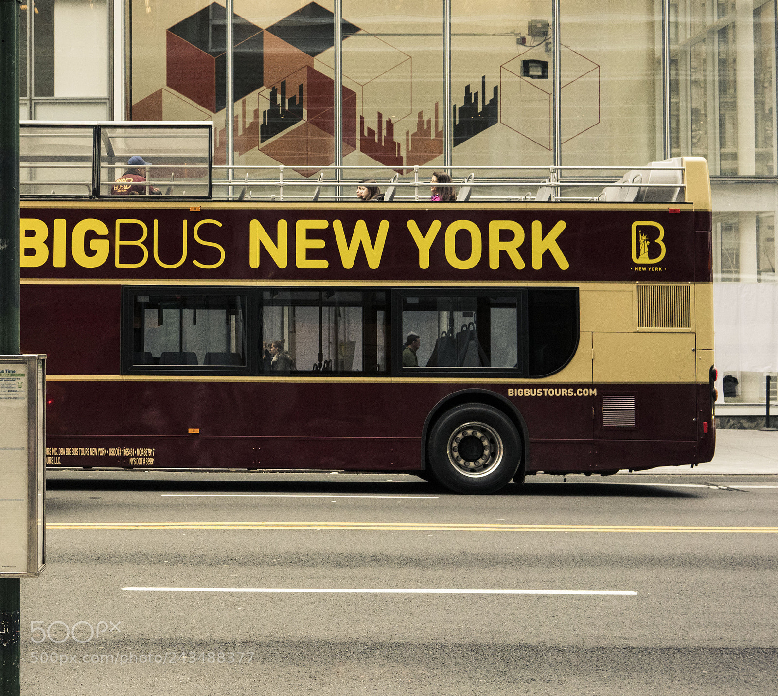 Sony a7R II sample photo. Big bus ny photography