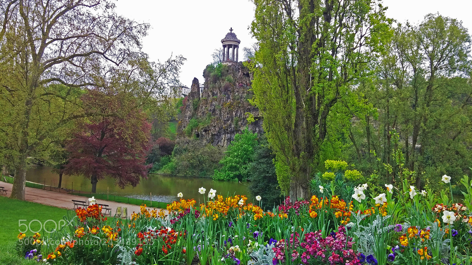 LG G2 sample photo. Parc des buttes chaumont photography