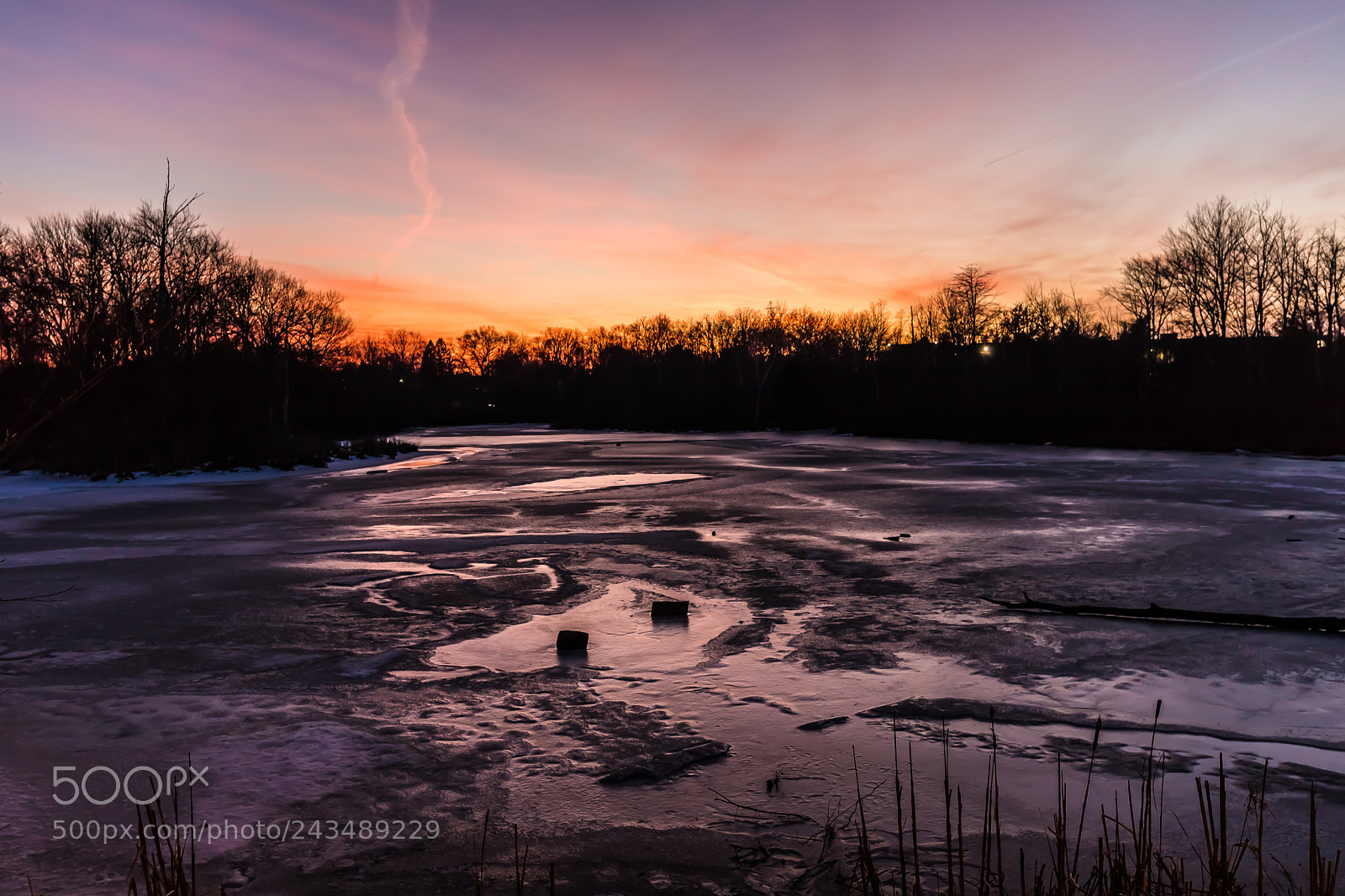 Canon EOS 750D (EOS Rebel T6i / EOS Kiss X8i) sample photo. Evening by the frozen photography