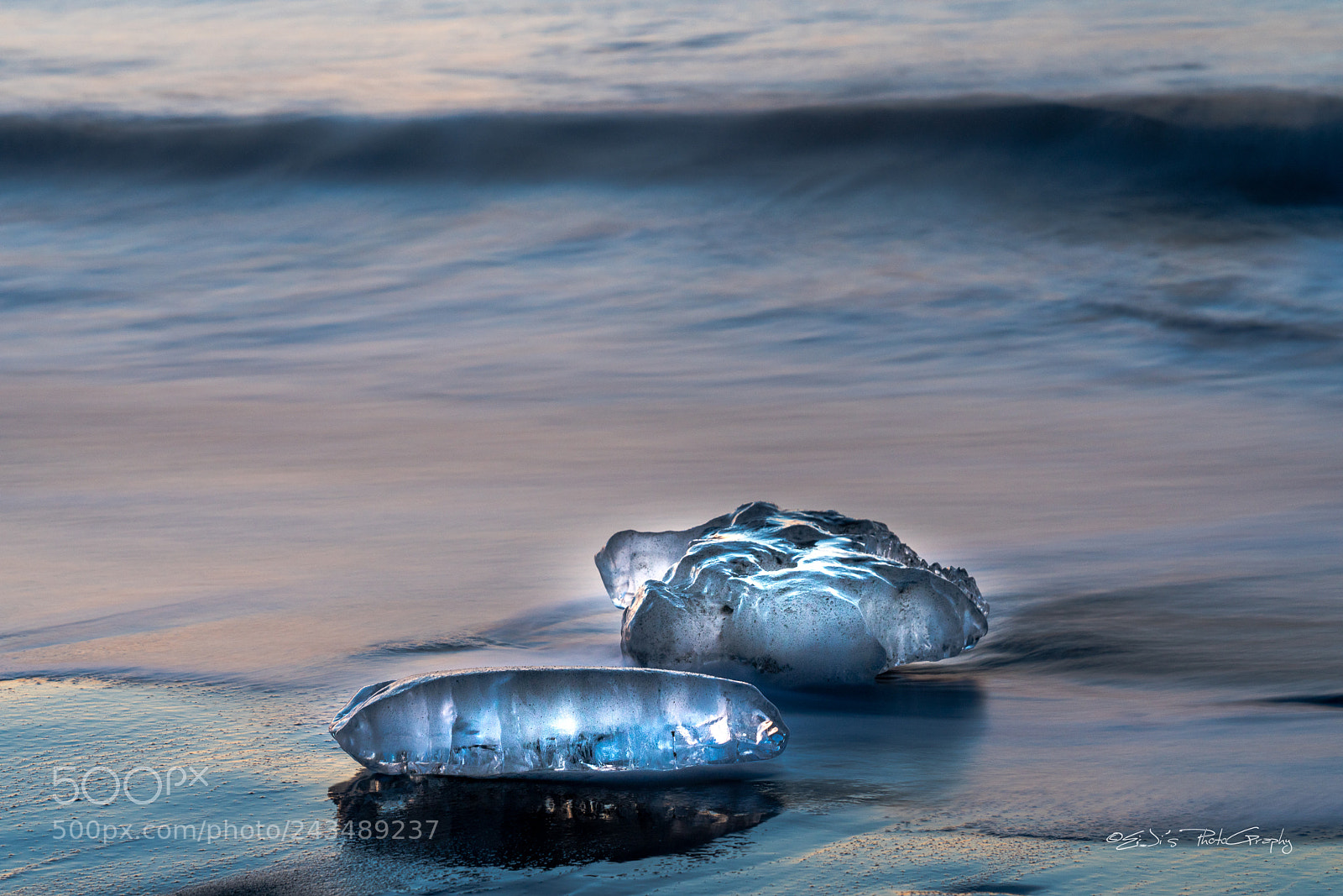 Sony a7R III sample photo. Jewelry ice photography