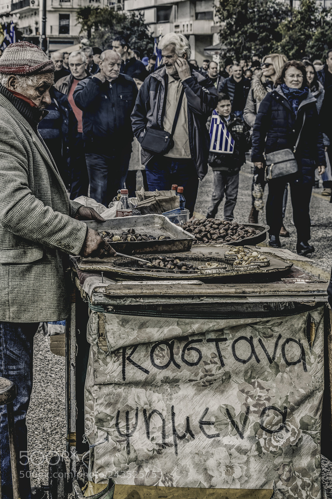 Canon EOS 750D (EOS Rebel T6i / EOS Kiss X8i) sample photo. Street vendor photography