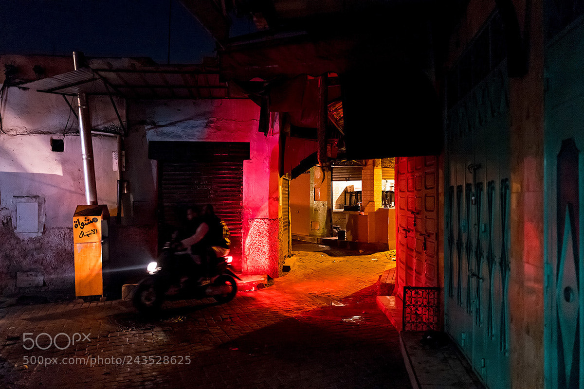 Leica Q (Typ 116) sample photo. Night colors photography