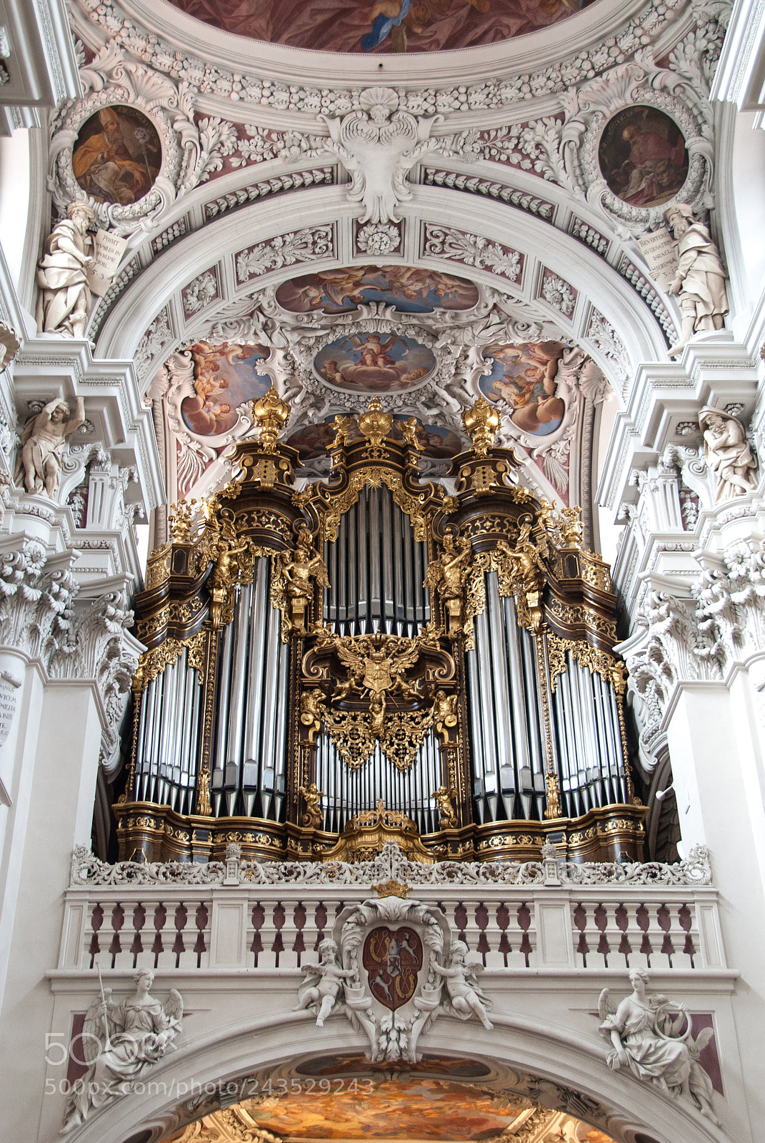 Nikon D3000 sample photo. Pipe organ photography