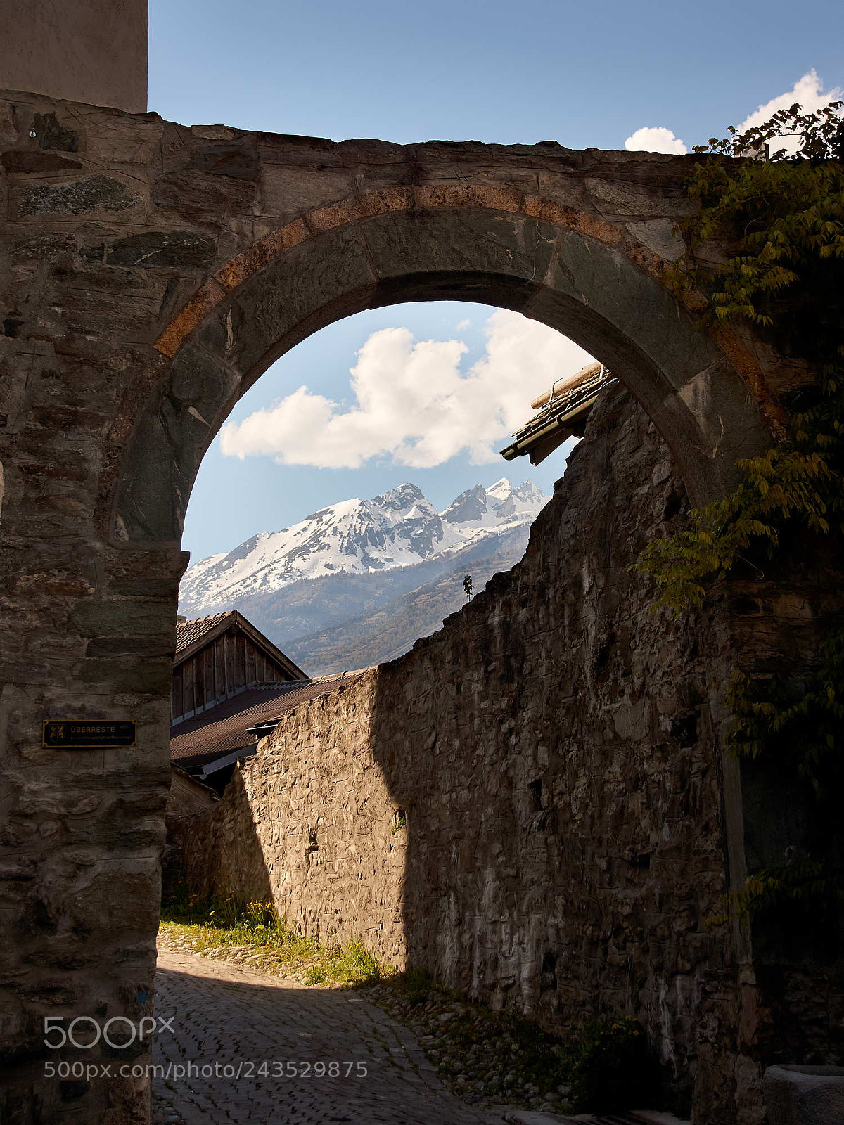Sony SLT-A65 (SLT-A65V) sample photo. View through archway photography
