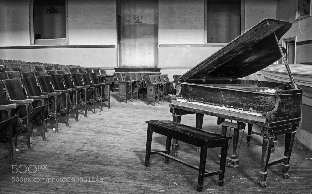 Nikon D800E sample photo. Old piano photography